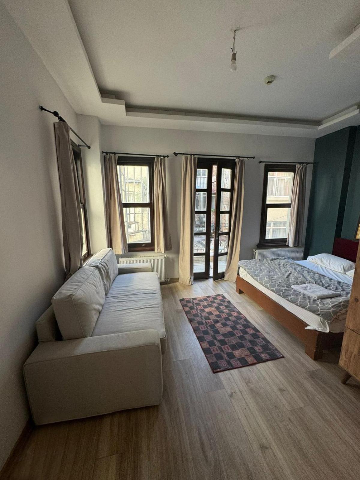 Gaia Art Hostel Hotel Istanbul Exterior photo